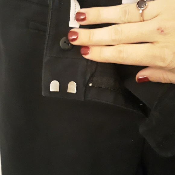 🥳CLEARANCE! $4 w/ a bundle!🥳 Loft Capri professional pants Black - Picture 4 of 6